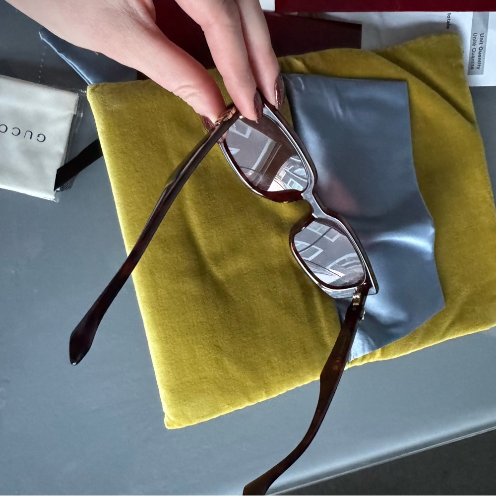 Rectangular-frame Gucci sunglases - Picture 2 of 10